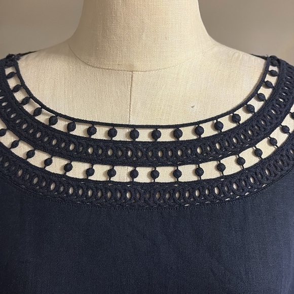J. Jill love linen navy blue 3/4 Sleeve Blouse crochet trim relaxed fit boxy M - Picture 2 of 10